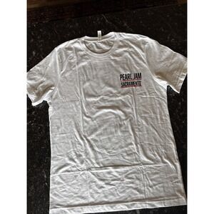 Pearl Jam T-shirt Sacramento May 2024 Short Sleeve Large White Concert Bad Tee